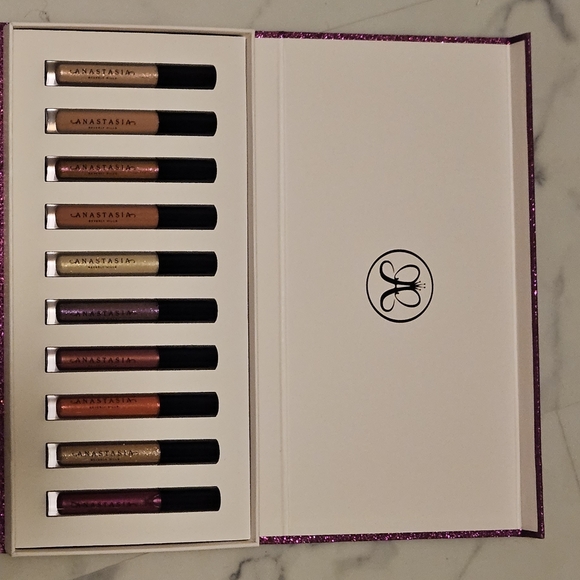 ANASTASIA BEVERLY HILL - Picture 8 of 8